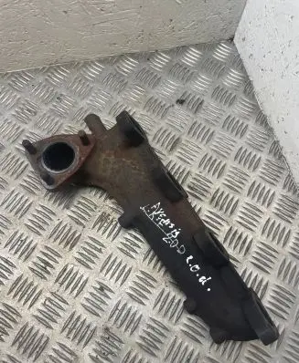 Toyota Avensis T220 Exhaust manifold 27020
