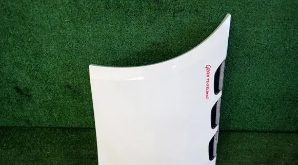 Maserati GranTurismo II Fender 