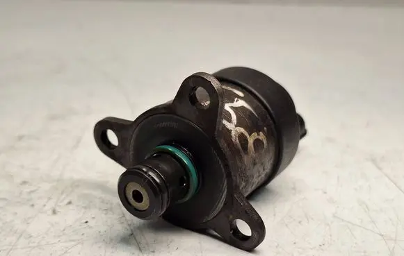 BMW 7 E38 Fuel pressure sensor 0928400368 13517785435