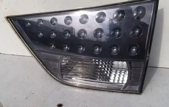 Mitsubishi Outlander Tailgate rear/tail lights