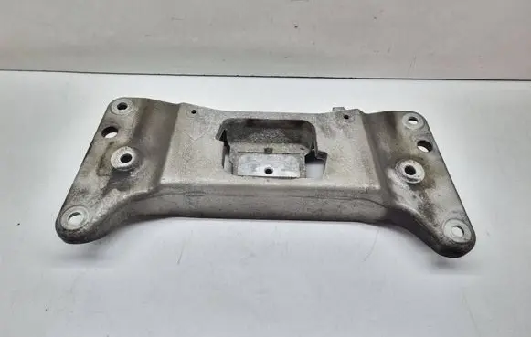 BMW 5 F10 F11 Gearbox mounting bracket 6777613 22326777613