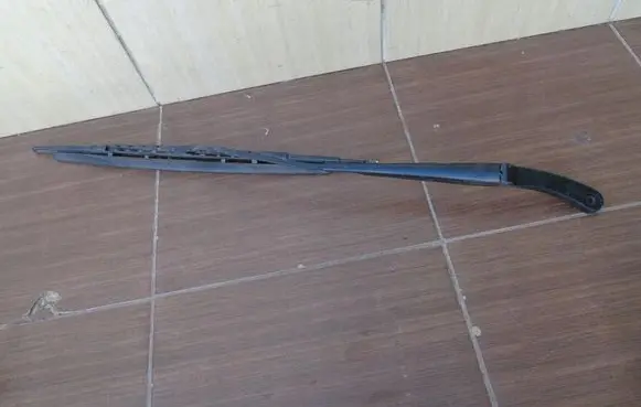 Volkswagen Transporter - Caravelle T5 Front wiper blade arm 7H1955409C