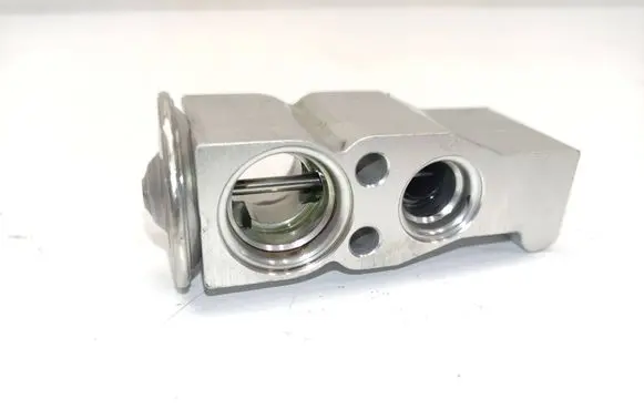 Air conditioning (A/C) expansion valve