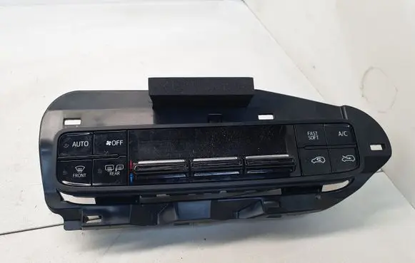 Toyota Auris E180 Climate control unit 5546802030
