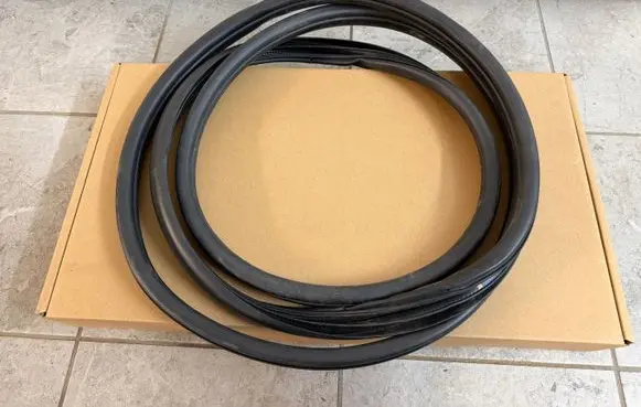 Ford Ranger IV Front door rubber seal 