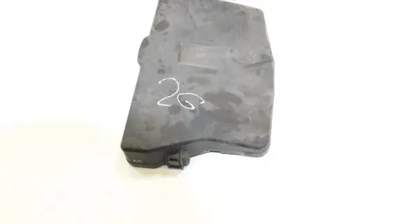 Toyota Avensis T270 Fuse box cover 8266205190