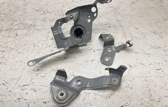 BMW M4 G82 G83 Fender mounting bracket 8074974 7486804 7486806