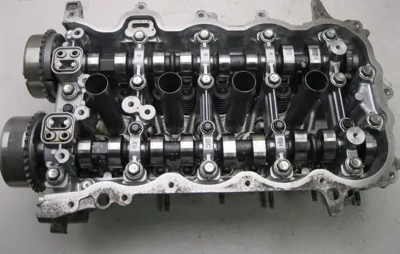 Toyota Yaris Engine head A312406206 BV114