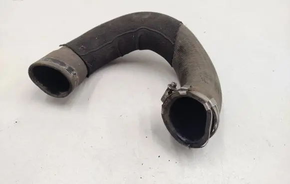 Renault Trafic II (X83) Engine coolant pipe/hose