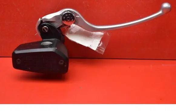 AC 428 Master brake cylinder