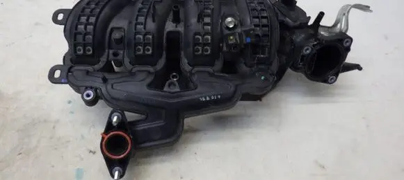 Toyota Yaris Intake manifold 17111-47140