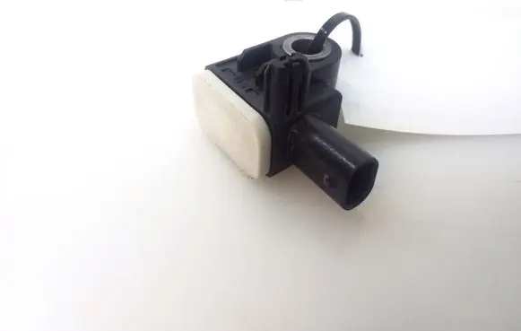 Mercedes-Benz A W176 Airbag deployment crash/impact sensor A1668210151
