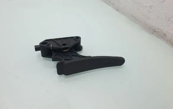 Peugeot 508 Engine bonnet (hood) release handle