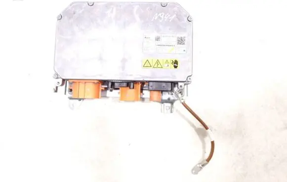 Mercedes-Benz EQB Voltage converter inverter A0009008142