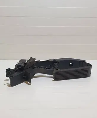 Mercedes-Benz E W211 Accelerator throttle pedal A2113000404 A2113010001