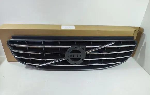 Volvo XC60 Front bumper upper radiator grill 31333832 31284337