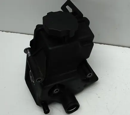 Mercedes-Benz GL X164 Power steering fluid tank/reservoir A0004602683