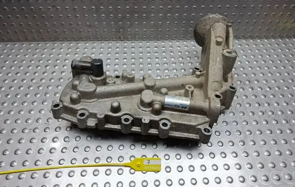 Hyundai H-1, Starex, Satellite Oil filter mounting bracket S27725852 264004A701