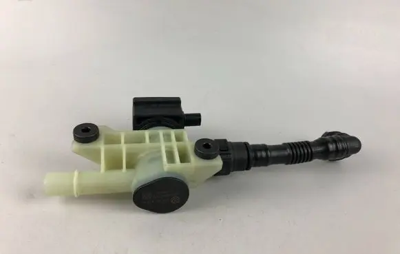 Volkswagen Golf VIII Fuel pressure regulator 5QF201549B