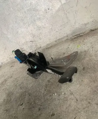 Ford Kuga I Brake pedal 3m512467