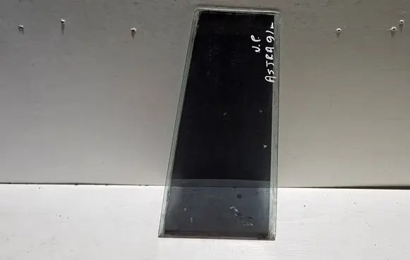 Opel Astra F Rear vent window glass 43R000980