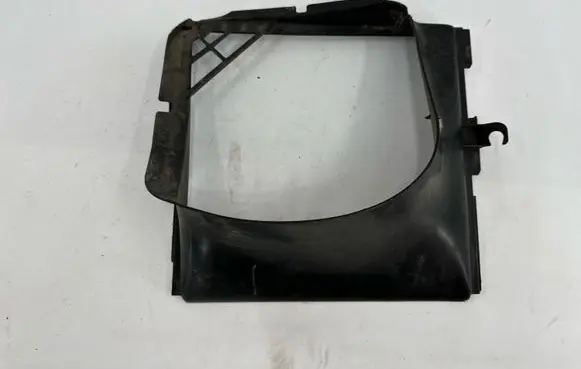 Volkswagen Touareg II Intercooler air guide/duct channel 7L0117339