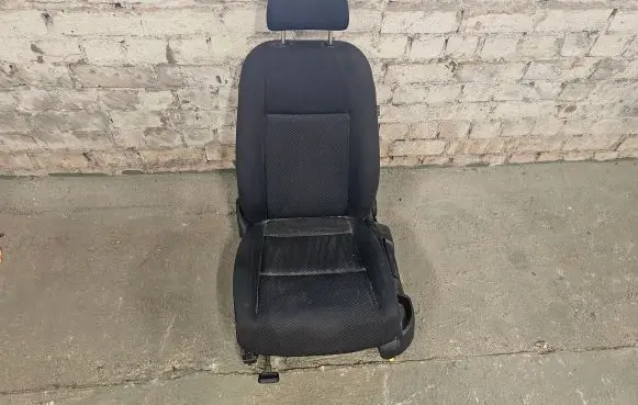 Volkswagen Golf Plus Front driver seat 