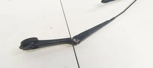 Ford Focus Front wiper blade arm BM5117526AB