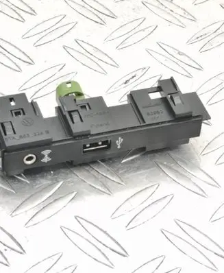 Volkswagen Touran III USB socket connector 5ta863324b