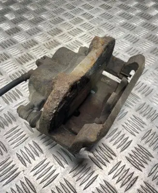 Nissan X-Trail T30 Front brake caliper