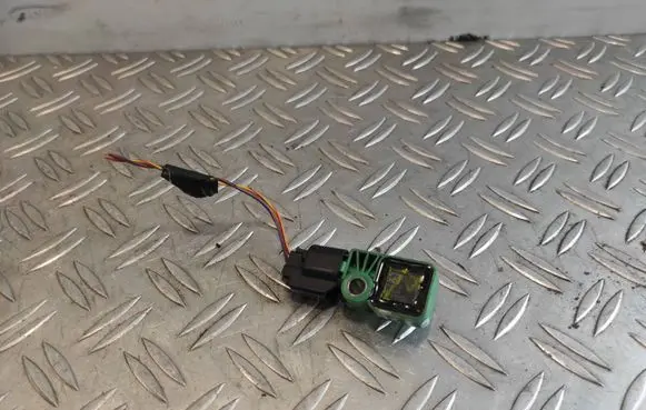 Volvo XC60 Airbag deployment crash/impact sensor