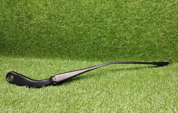 BMW 3 F30 F35 F31 Front wiper blade arm 7260474 6161726047404