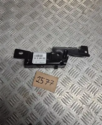 Renault Captur Fender mounting bracket 641350928R