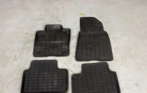 Volvo C40 Car floor mat set 32345295 32261687 32261686