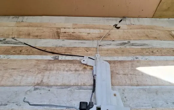 Chrysler Pacifica Front door lock