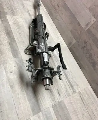 BMW 1 E81 E87 Steering wheel axle 6786899 831401084515