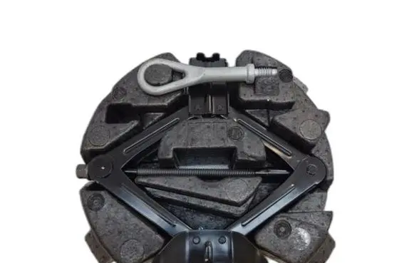 Ford Kuga II Spare wheel mounting bracket CV4417009AB