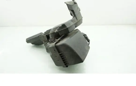 Mazda 3 II Air filter box