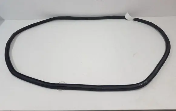 Opel Astra J Front door rubber seal 13259929