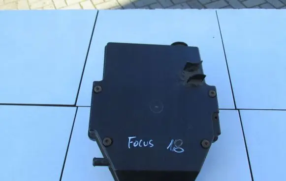 Ford Focus Voltage converter/converter module 