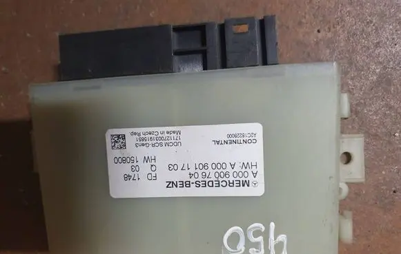 Mercedes-Benz C W205 Reducing agents exhaust control unit A0009007604