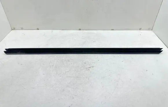 Volkswagen Caddy Rubber seal front door window/glass 2K7837479A