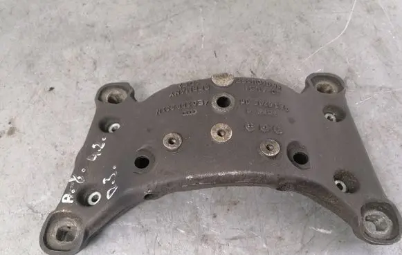 Audi A8 S8 D3 4E Gearbox mounting bracket 4E0399231N