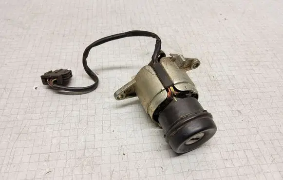Audi A6 S6 C4 4A Tailgate exterior lock 
