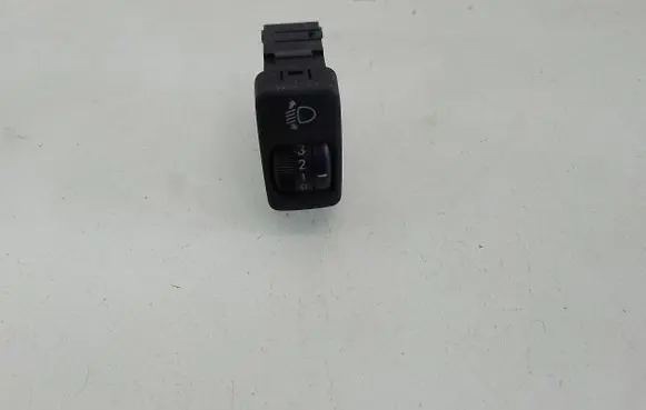 Toyota Prius (NHW20) Headlight level height control switch 3N28