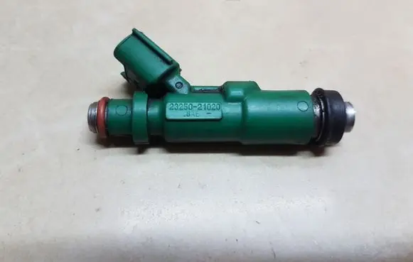 Toyota Prius (XW20) Fuel injector 2325021020