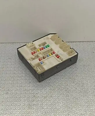 Renault Laguna III Fuse module 284B60012R 3400034993 519134415