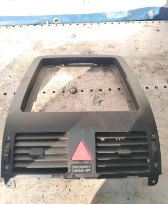Volkswagen Touran I Dash center air vent grill 1T1819728B