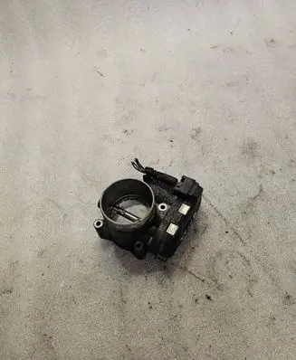 Volvo XC70 Throttle valve 8677866