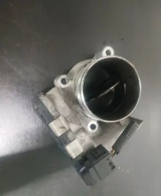 Volvo V70 Throttle valve 8692720 08W164 0281002701
